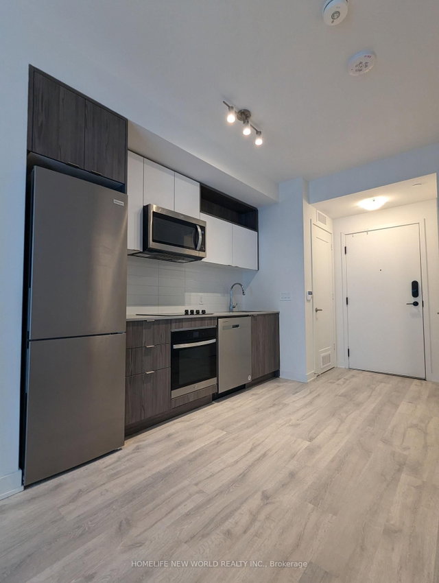 1643 - 121 Lower Sherbourne Street