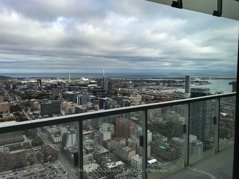 home for lease on 5103-197 Yonge Street