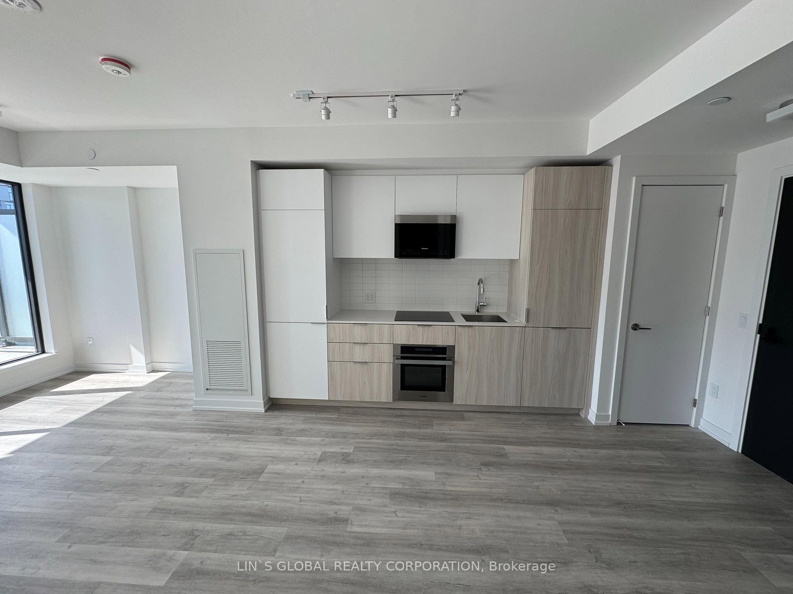 28 Eastern Avenue, Unit 814 - Photo 14