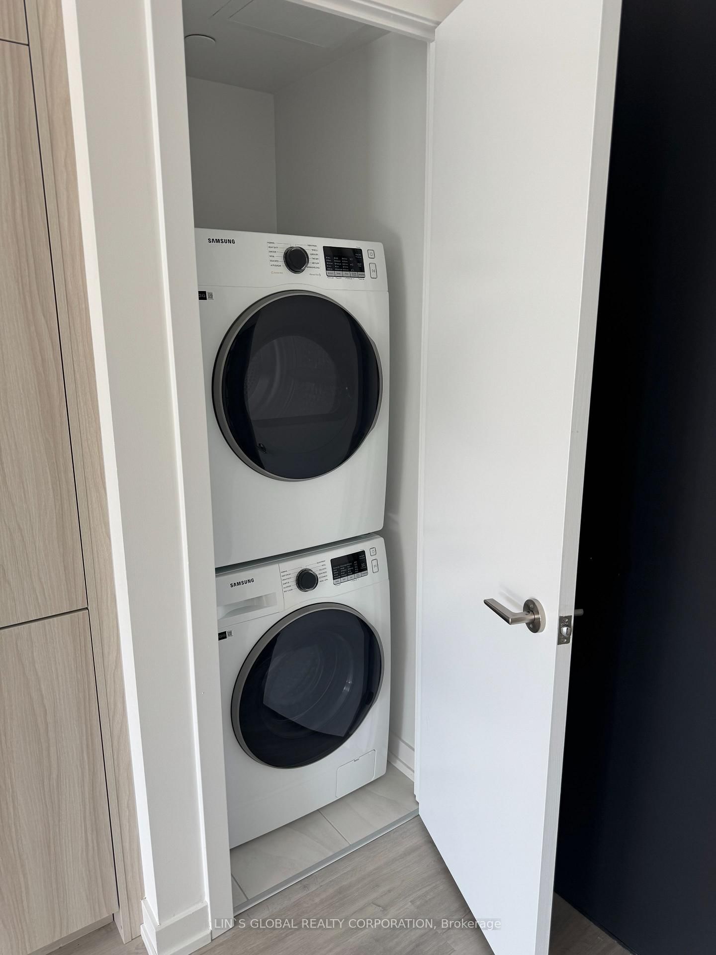 28 Eastern Avenue, Unit 814 - Photo 4