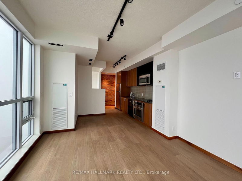 home for lease on 2915-98 Lillian Street