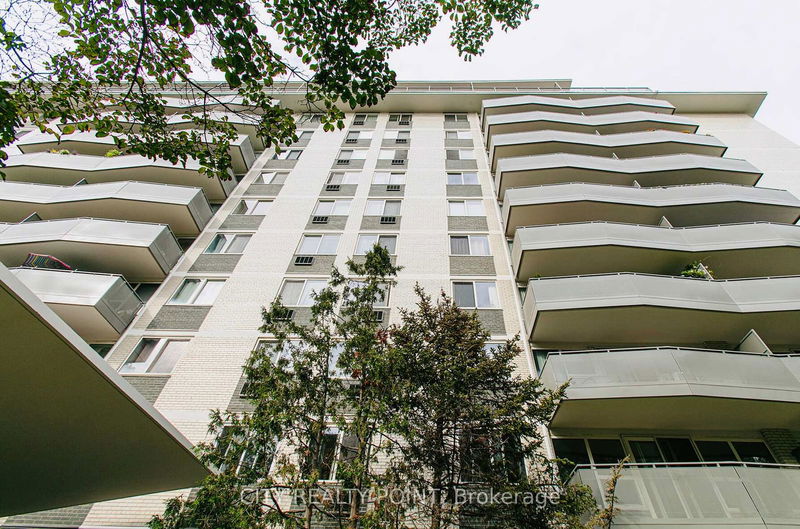 home for lease on 702-10 Shallmar Boulevard