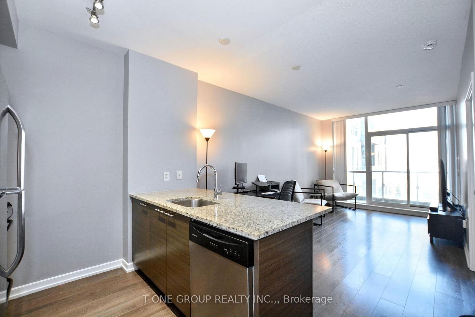 Condo leased at 210-66 Forest Manor Road, Toronto, Henry Farm, M2J 0B7 - MLS: C12064913