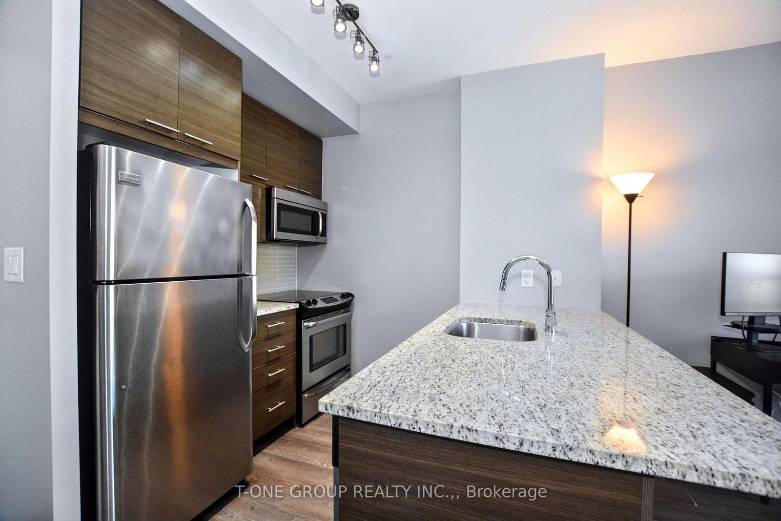 Condo leased at 210-66 Forest Manor Road, Toronto, Henry Farm, M2J 0B7 - MLS: C12064913
