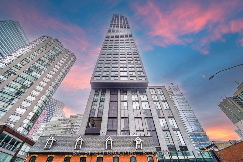 home for lease on 2006-8 Wellesley Street W