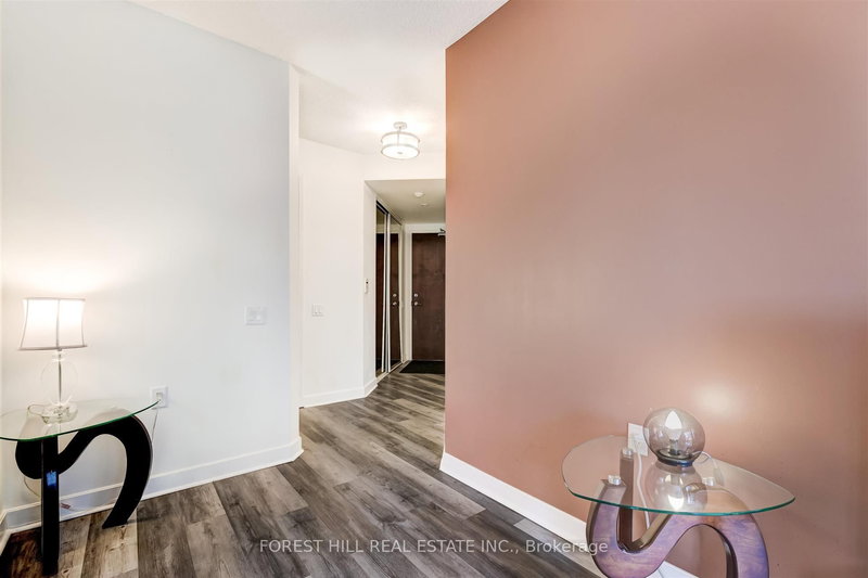 705 - 85 Bloor St E, Toronto, M4W 3Y1 | Image 3