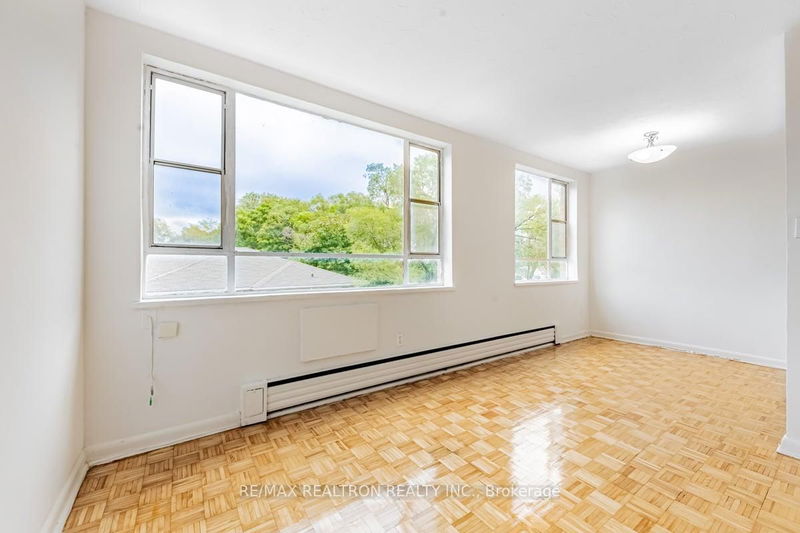 home for lease on 107-2895 Bathurst Street