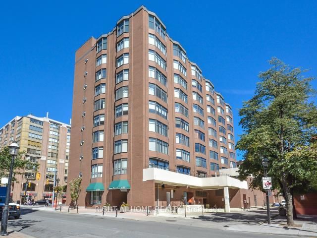home for lease on 1004-135 George Street S