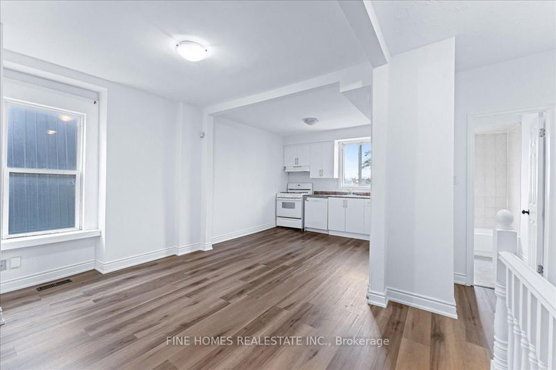 home for lease on 2nd floor-390 Oakwood Avenue