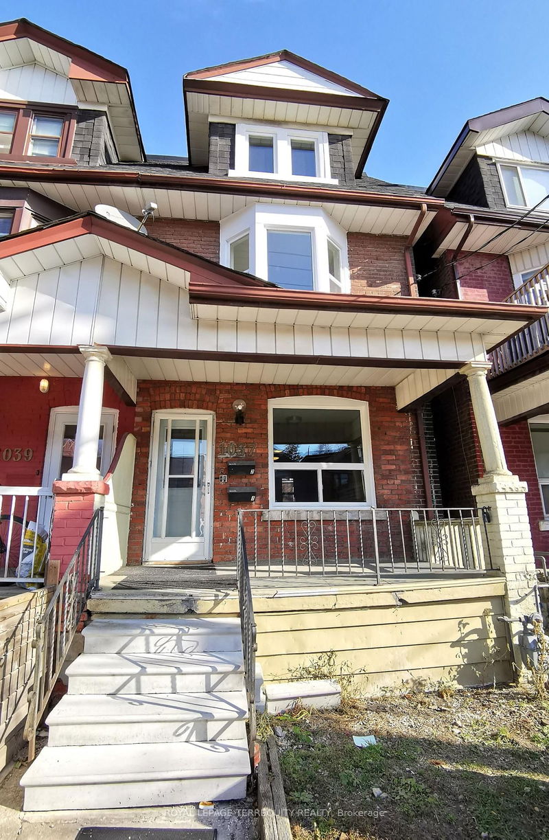 home for lease on 3-1037 Bathurst Street