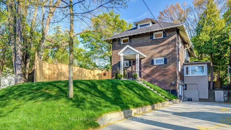 home for lease on 107 Lawrence Crescent