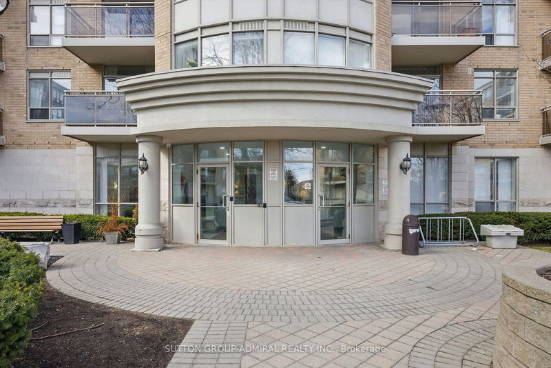home for lease on 242-650 Lawrence Avenue