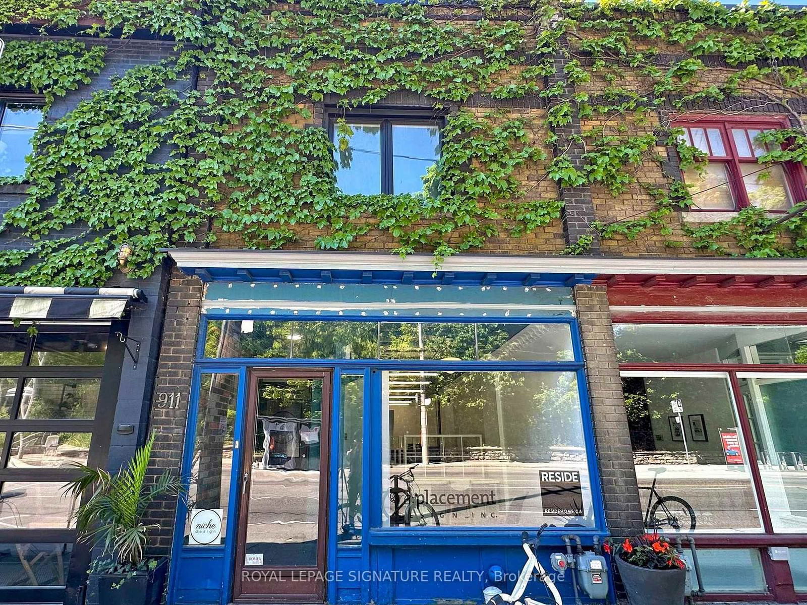 Store W/Apt/Office for sale at 911 Davenport Road, Toronto, Wychwood, M6G 2B7 - MLS: C12069537