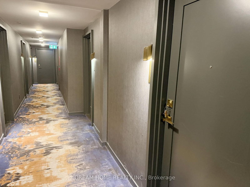 1607 - 50 Charles St E, Toronto, M4Y 0C3 | Image 2