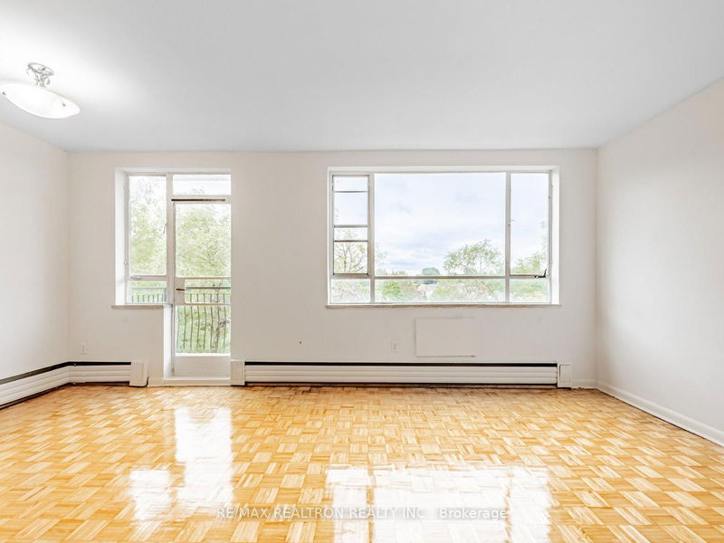 home for lease on 203-2895 Bathurst Street