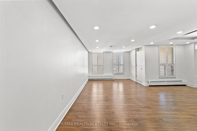 Unit 702 — 130 Neptune Dr, Toronto - Englemount-Lawrence image-0-1