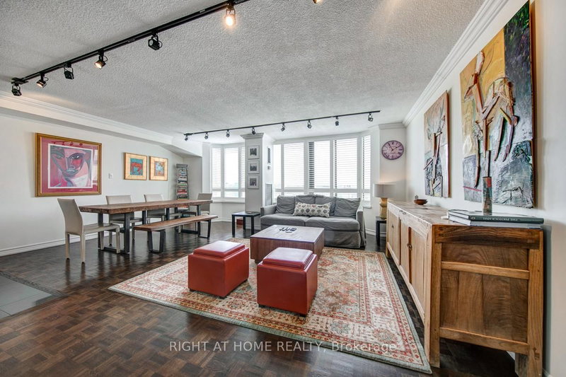 1405 - 280 Simcoe St, Toronto, M5T 2Y5 | Image 3