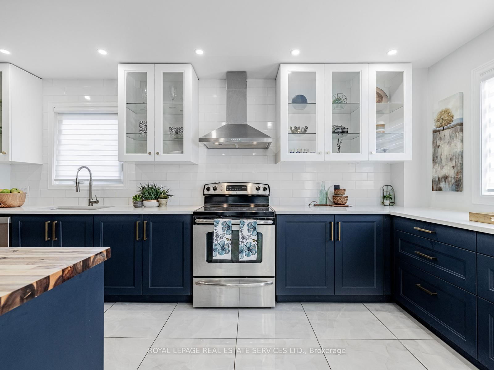 Semi-Detached House sold at 27 Henry Welsh Drive, Toronto, Westminster-Branson, M2R 3P3 - MLS: C12072257
