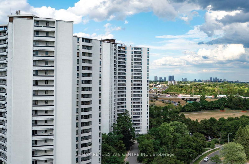 home for lease on 812-50 Graydon Hall Drive