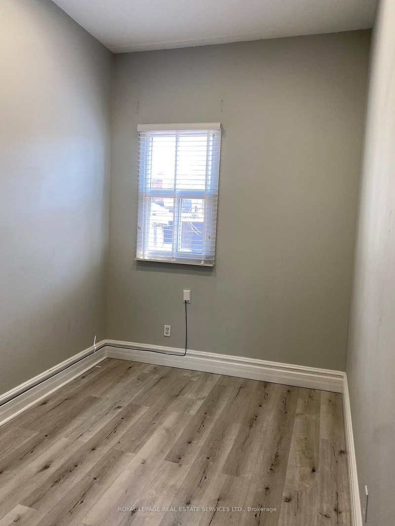 304 - 206 Carlton St, Toronto, M5A 2L1 | Image 3