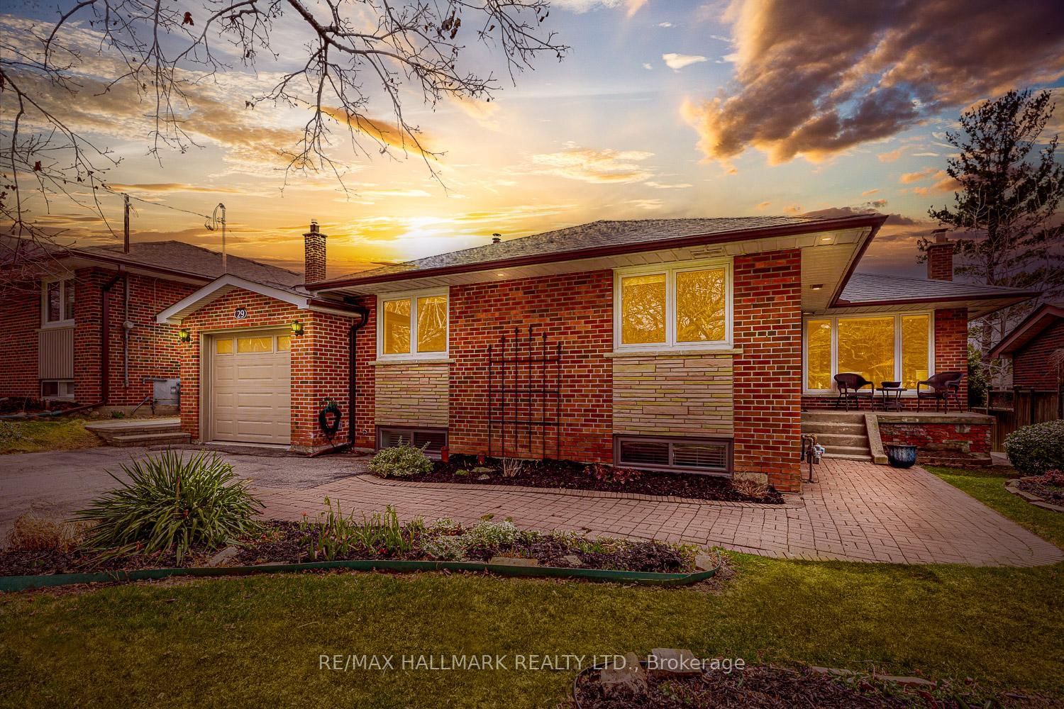 Detached House sold at 29 Fairhill Crescent, Toronto, Parkwoods-Donalda, M3A 1N7 - MLS: C12074155