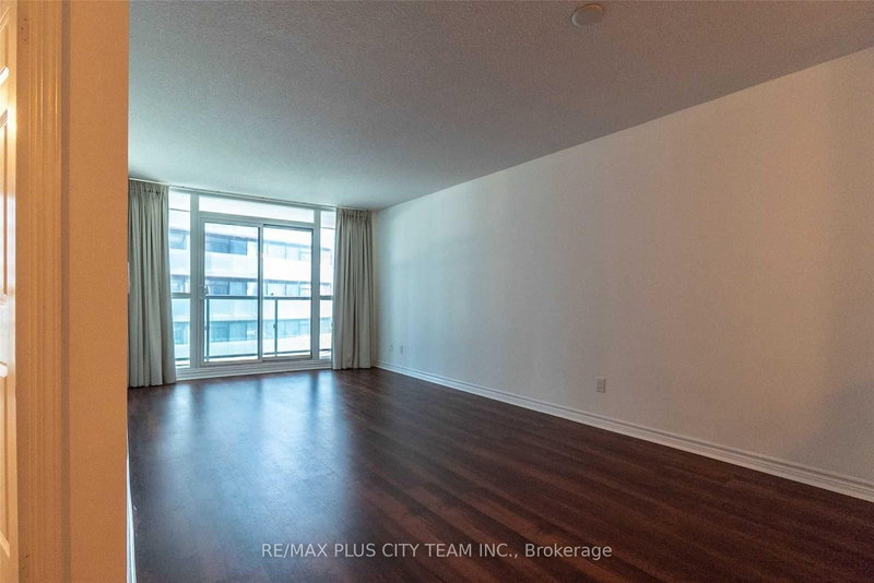 1008 - 19 Grand Trunk Cres, Toronto, M5J 3A3 | Image 2