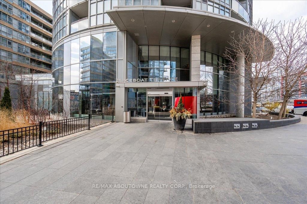 Condo for sale at 2805-21 Iceboat Terrace, Toronto, Waterfront Communities C1, M5V 4A9 - MLS: C12074739