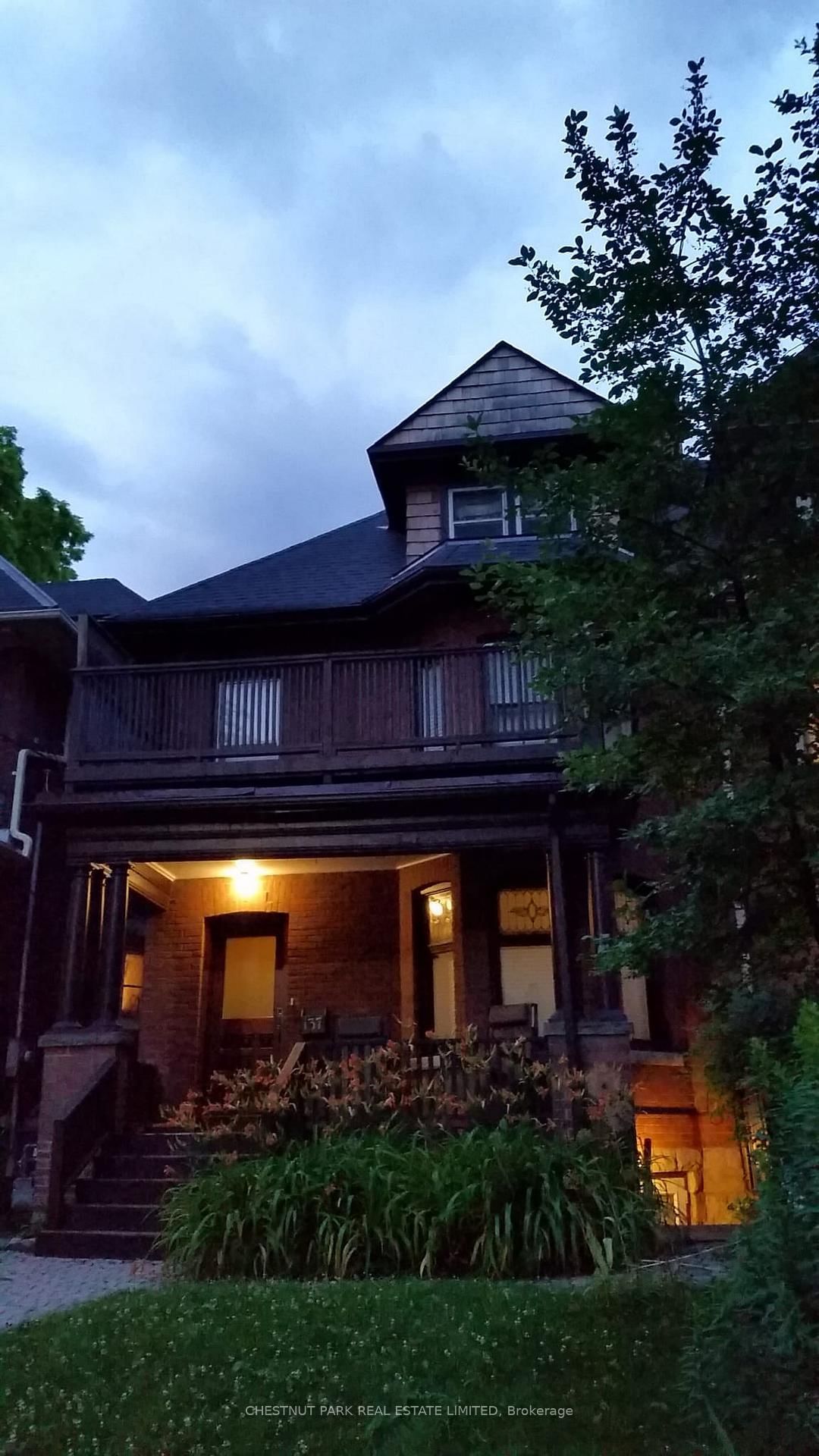 Semi-Detached House leased at 137 Walmer Road, Toronto, Annex, M5R 2X8 - MLS: C12075320