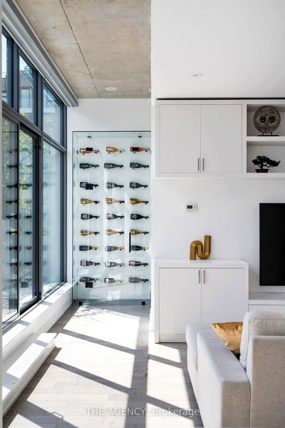 Unit PH01 — 650 King St, Toronto - Waterfront Communities C1 image-0-4
