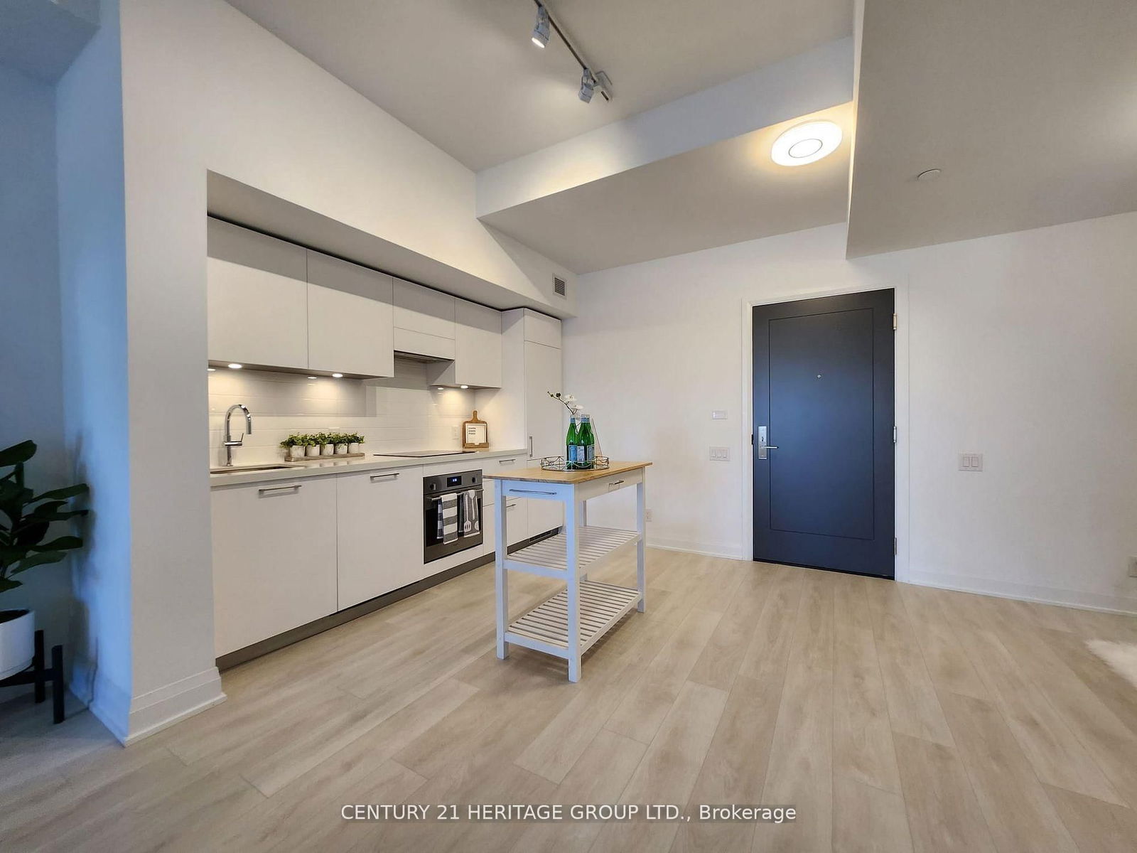 Condo sold at 614-33 Frederick Todd Way, Toronto, Thorncliffe Park, M4G 0C9 - MLS: C12076931
