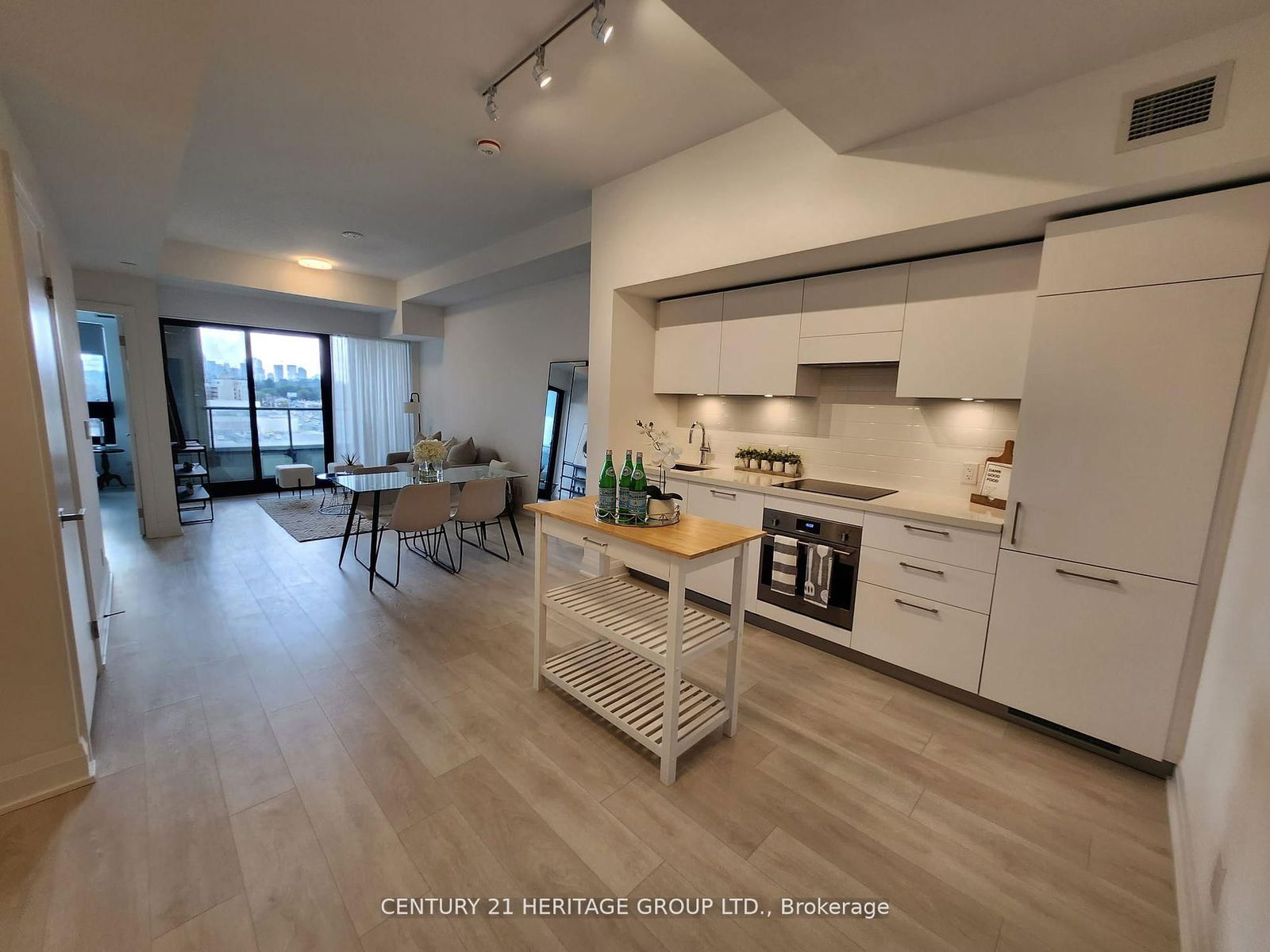 Condo sold at 614-33 Frederick Todd Way, Toronto, Thorncliffe Park, M4G 0C9 - MLS: C12076931