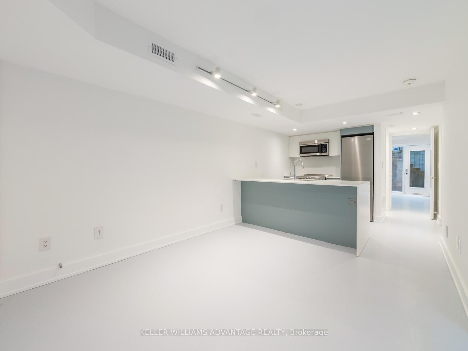 Semi-Detached House for lease at Apt 2-91 Bellwoods Avenue, Toronto, Trinity-Bellwoods, M6J 3N4 - MLS: C12077454