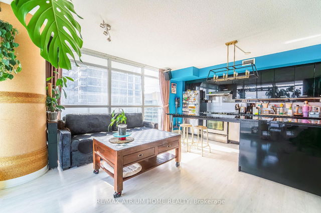 1502 - 29 singer Court