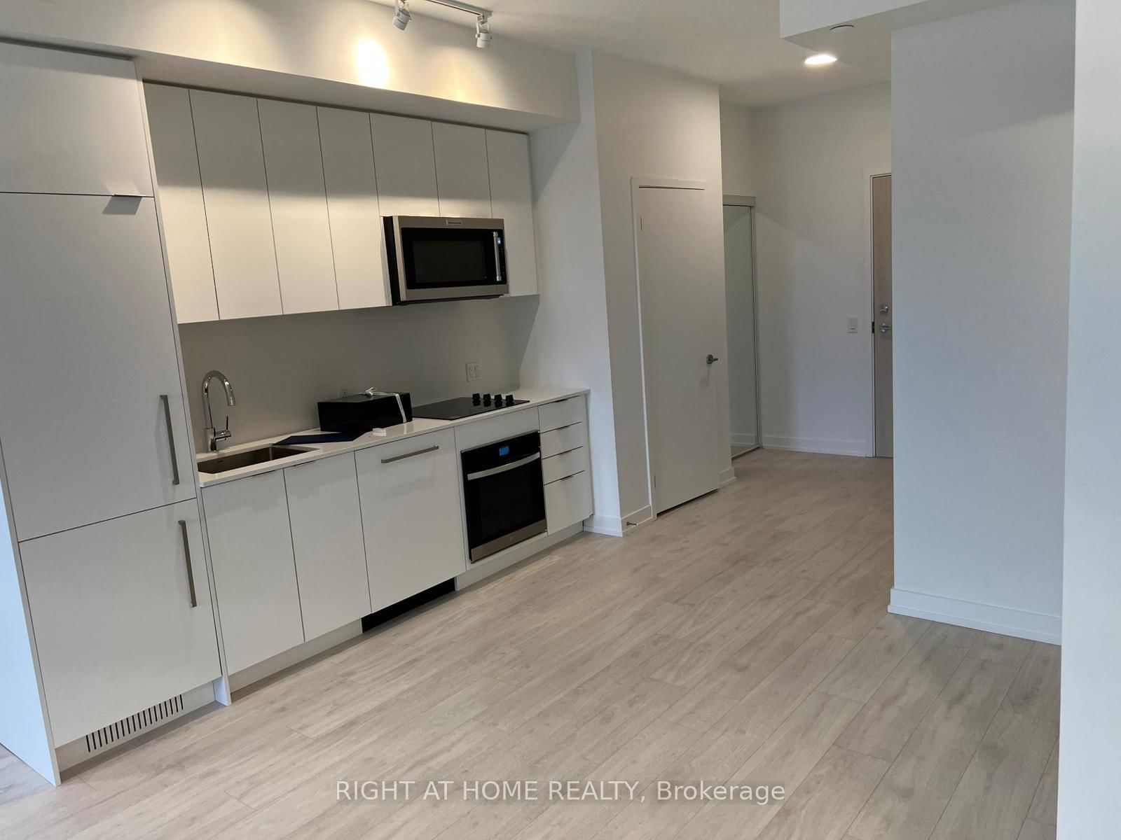 181 Sheppard Avenue E, Unit 701 - Photo 6