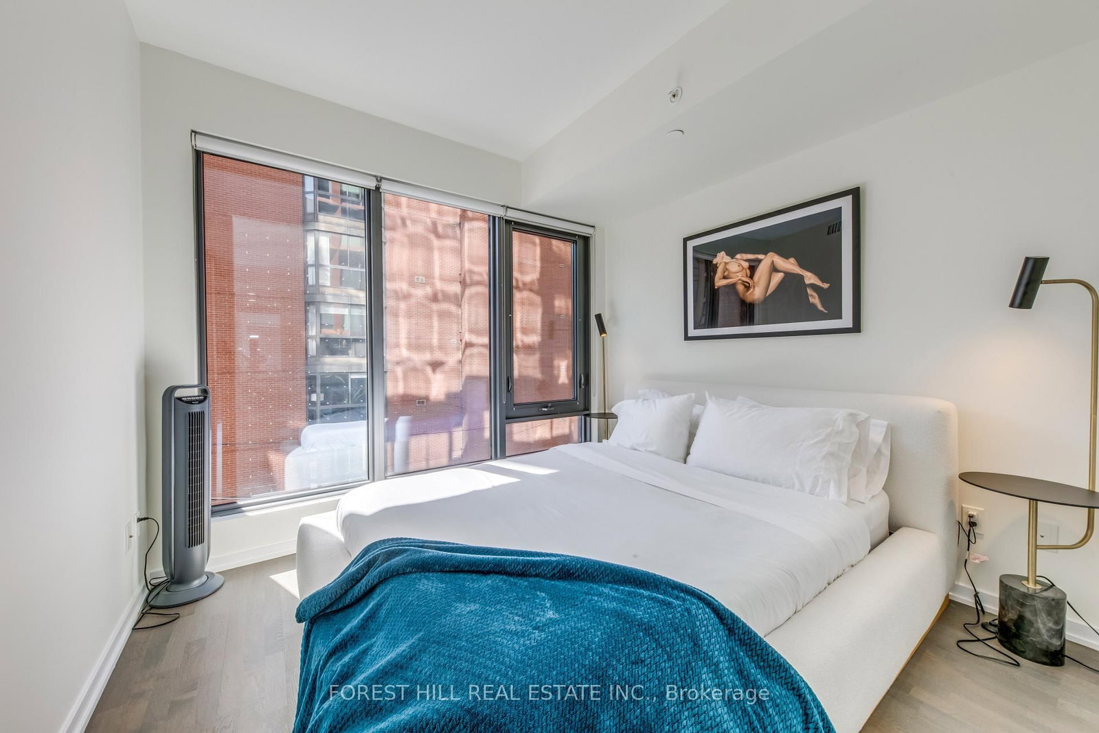 Condo leased at 211-60 Colborne Street, Toronto, Ontario, M5E 0B7 - Church-Yonge Corridor - MLS: C12077828