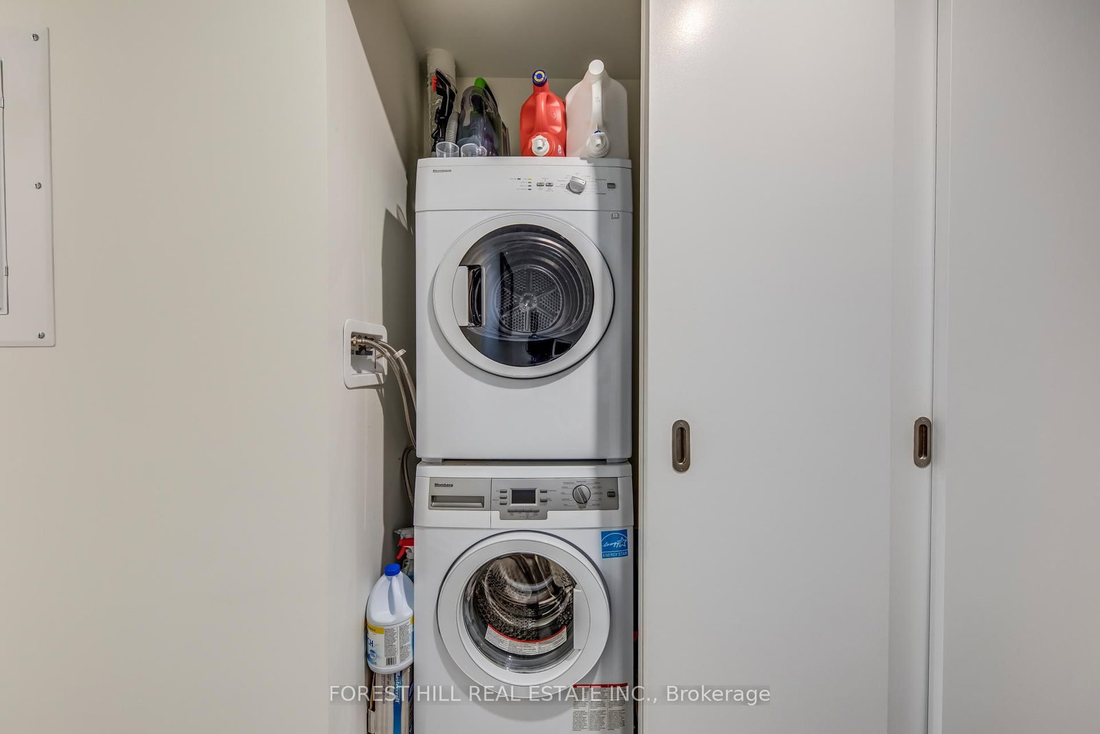 Condo leased at 211-60 Colborne Street, Toronto, Ontario, M5E 0B7 - Church-Yonge Corridor - MLS: C12077828