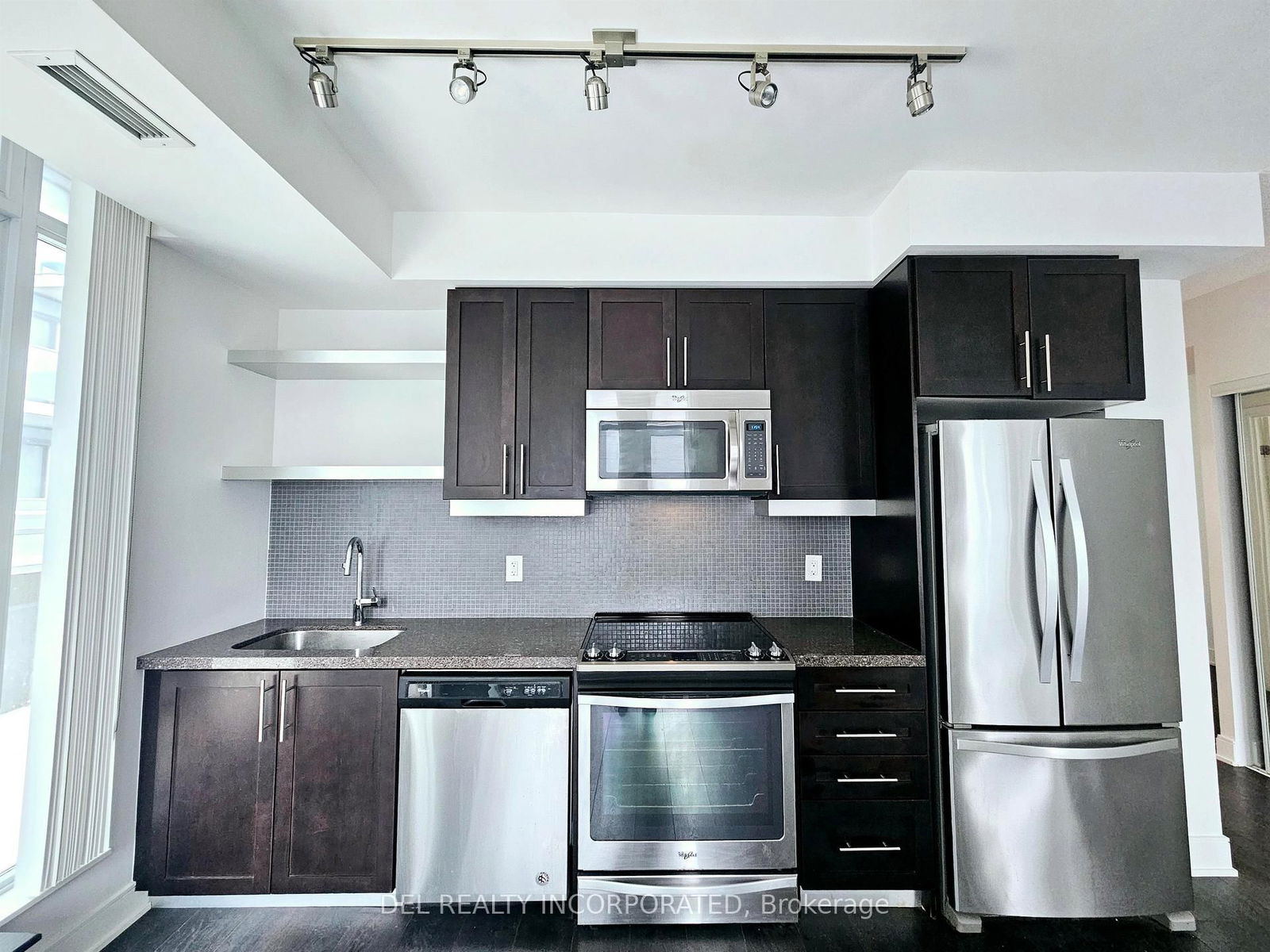 Condo for lease at 903-525 Adelaide Street, Toronto, Waterfront Communities C1, M5V 1T6 - MLS: C12077941