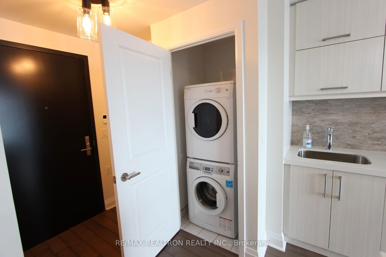 Condo leased at 4111-1080 Bay Street, Toronto, Bay Street Corridor, M5S 0A6 - MLS: C12078055