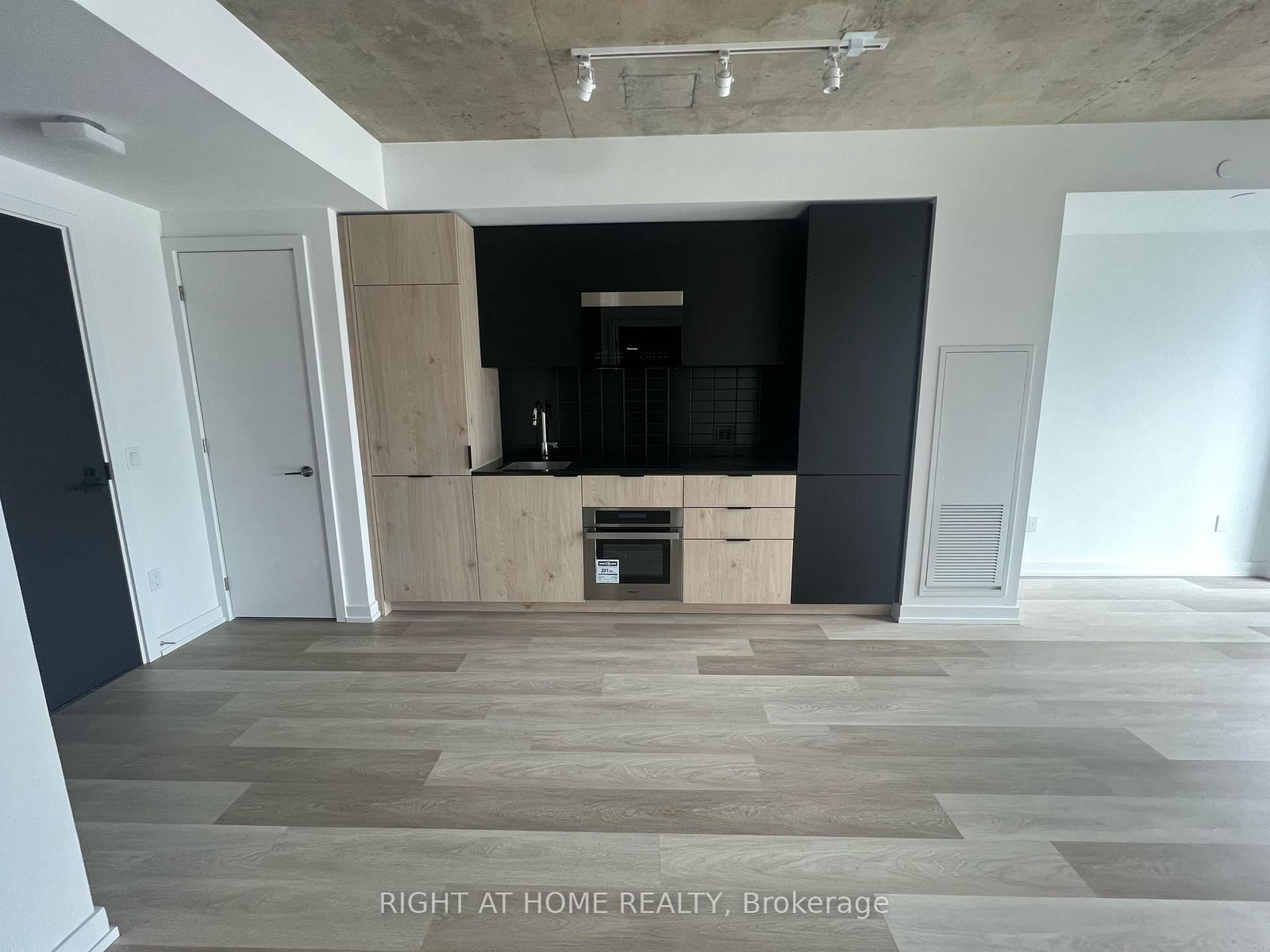 28 Eastern Avenue, Unit 911 - Photo 2