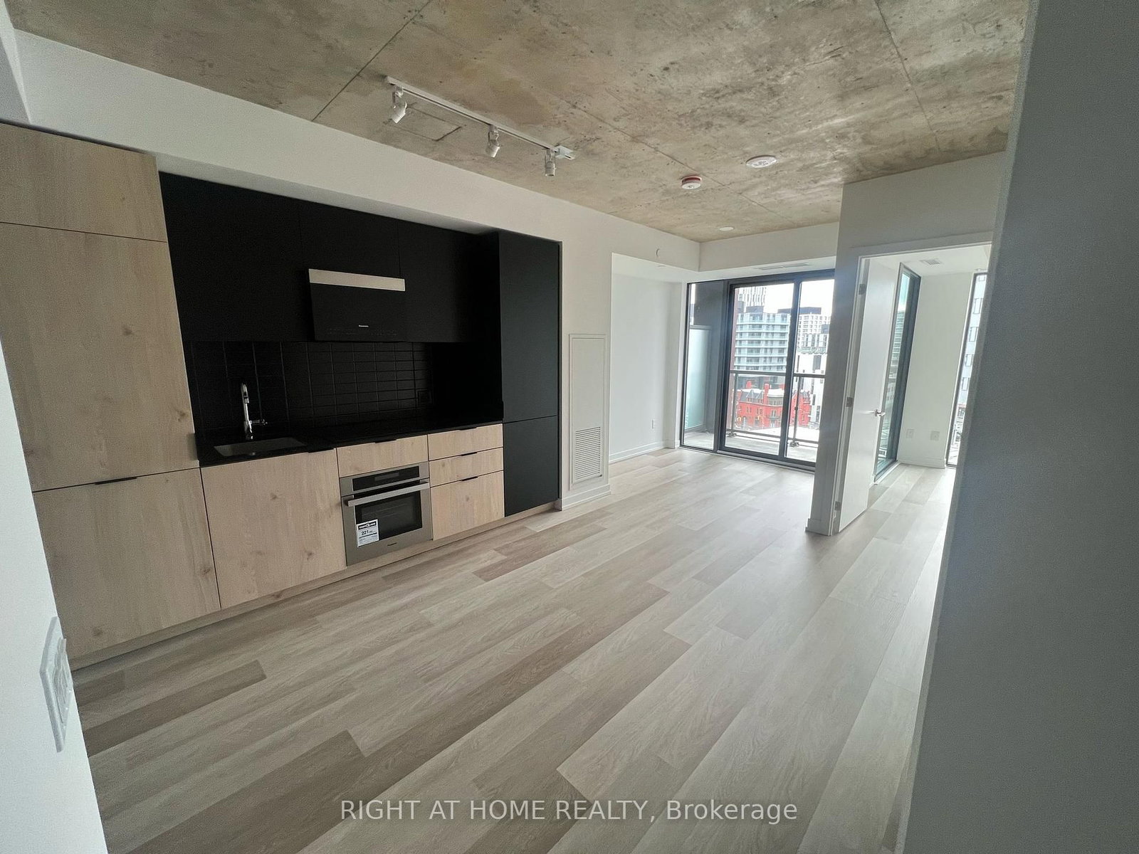 28 Eastern Avenue, Unit 911 - Photo 3