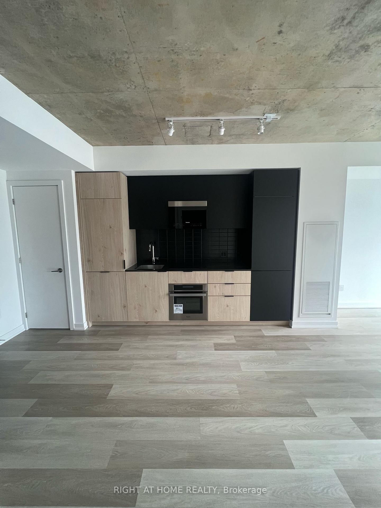 28 Eastern Avenue, Unit 911 - Photo 6