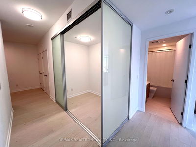 Unit 3907 — 488 University Ave, Toronto - Kensington-Chinatown image-0-3