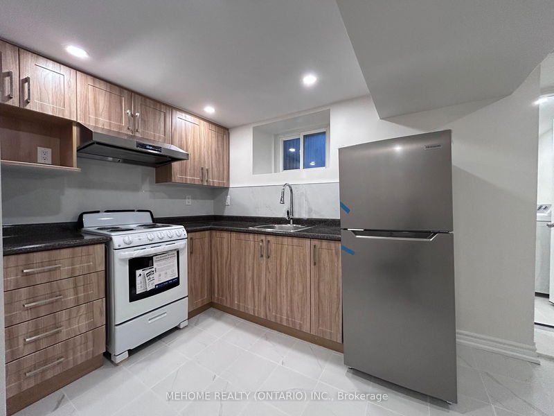 home for lease on BSMT-7 Havelock Street W