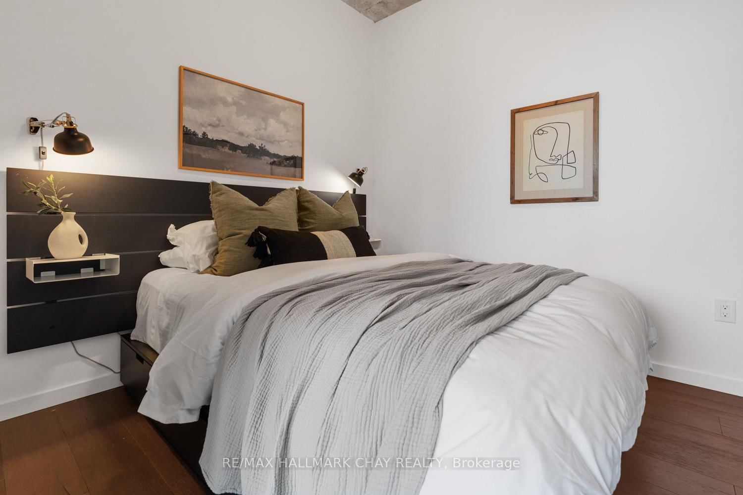 Condo for sale at 711-170 Bayview Avenue, Toronto, Waterfront Communities C8, M5A 0M4 - MLS: C12079192