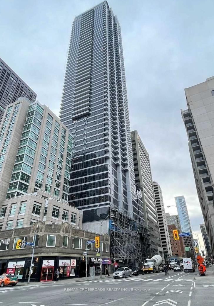 home for lease on 3706-395 Bloor Street E