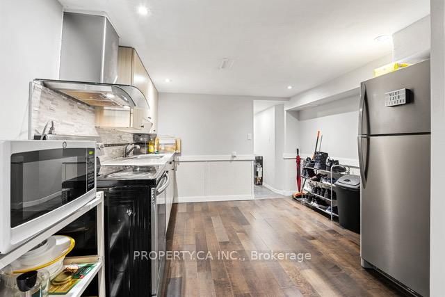 Semi-Detached House for lease at 3-1169 Ossington Avenue, Toronto, Wychwood, M6G 3W4 - MLS: C12079549