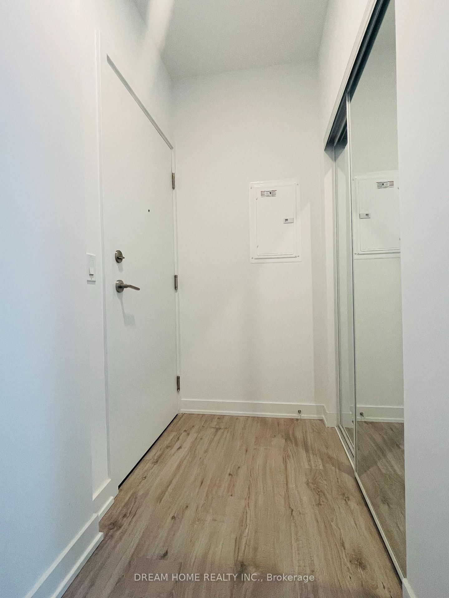 Condo for lease at #811-252 Church Street, Toronto, Church-Yonge Corridor, M5B 1Z2 - MLS: C12079864
