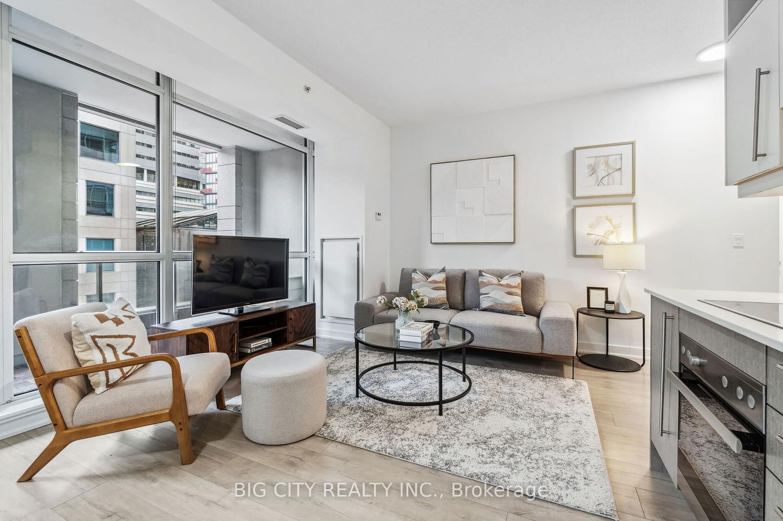 Condo sold at 518-199 Richmond Street, Toronto, Waterfront Communities C1, M5V 0H4 - MLS: C12081119