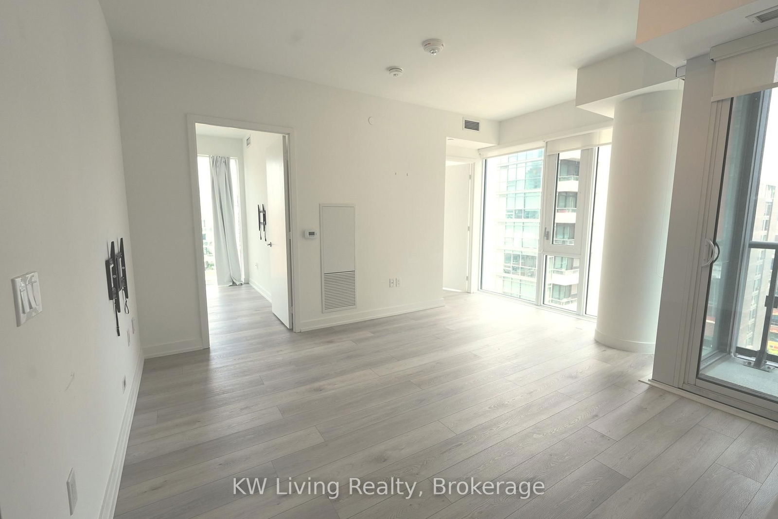 Condo for sale at 1213-158 Front Street, Toronto, Moss Park, M5A 0K9 - MLS: C12081194