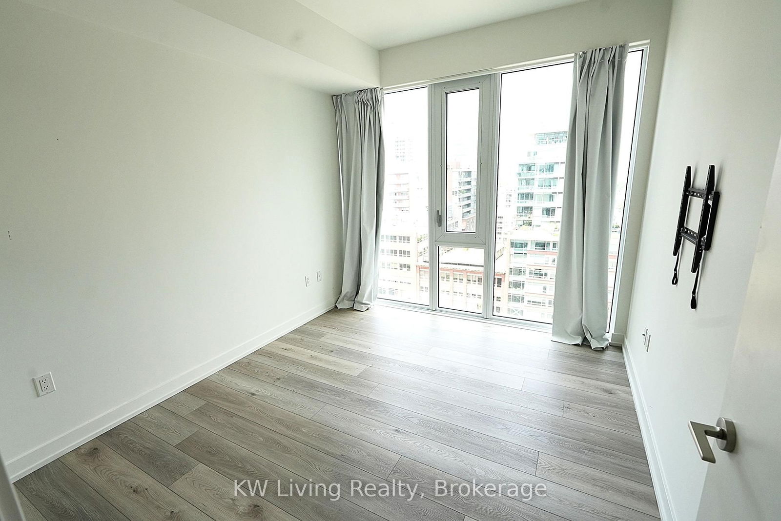 Condo for sale at 1213-158 Front Street, Toronto, Moss Park, M5A 0K9 - MLS: C12081194